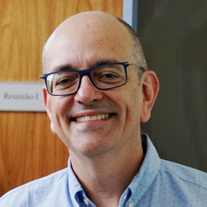 Dr Aluisio Barros